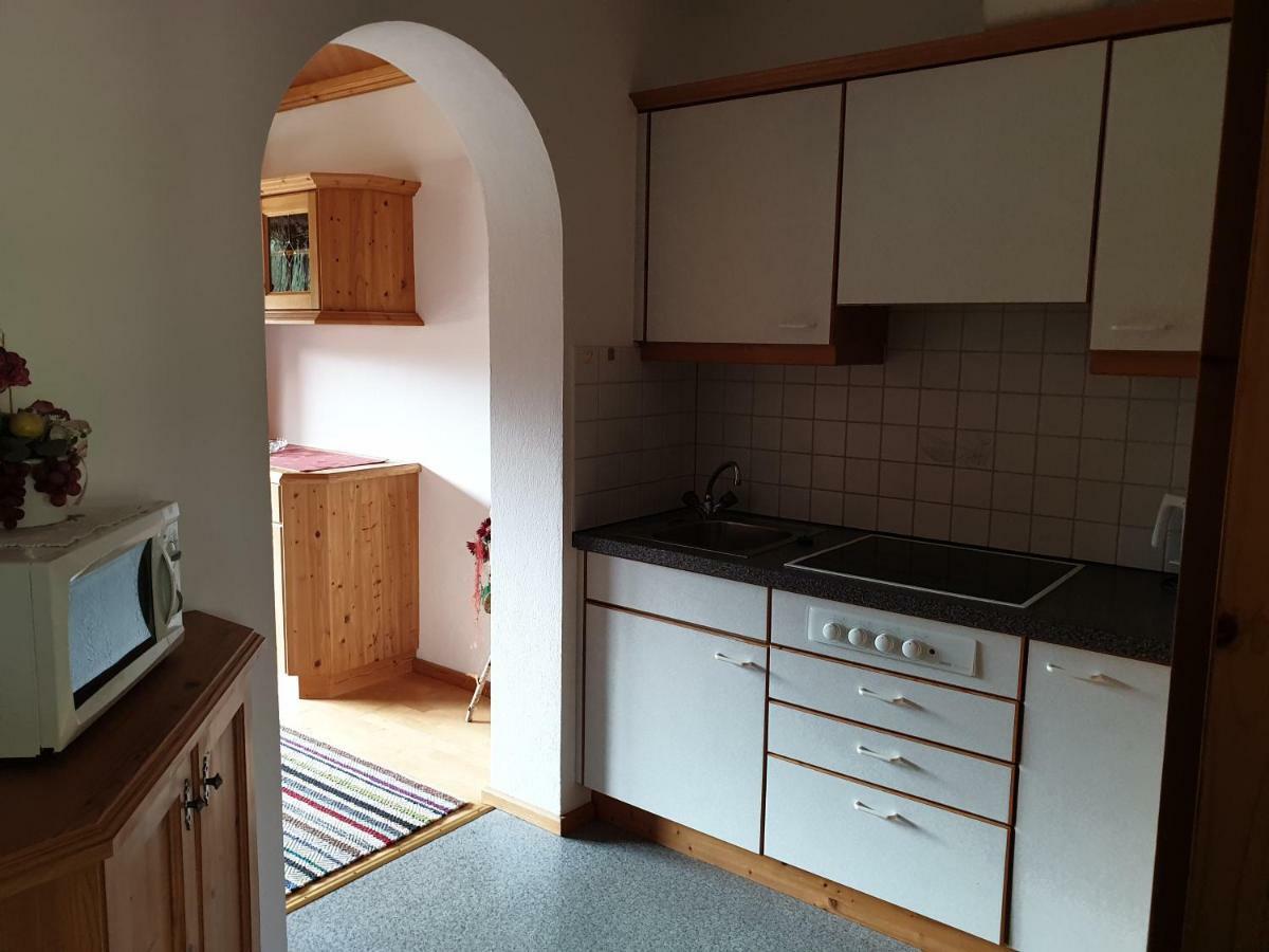 ロイタシュHaus Schieferアパートメント エクステリア 写真